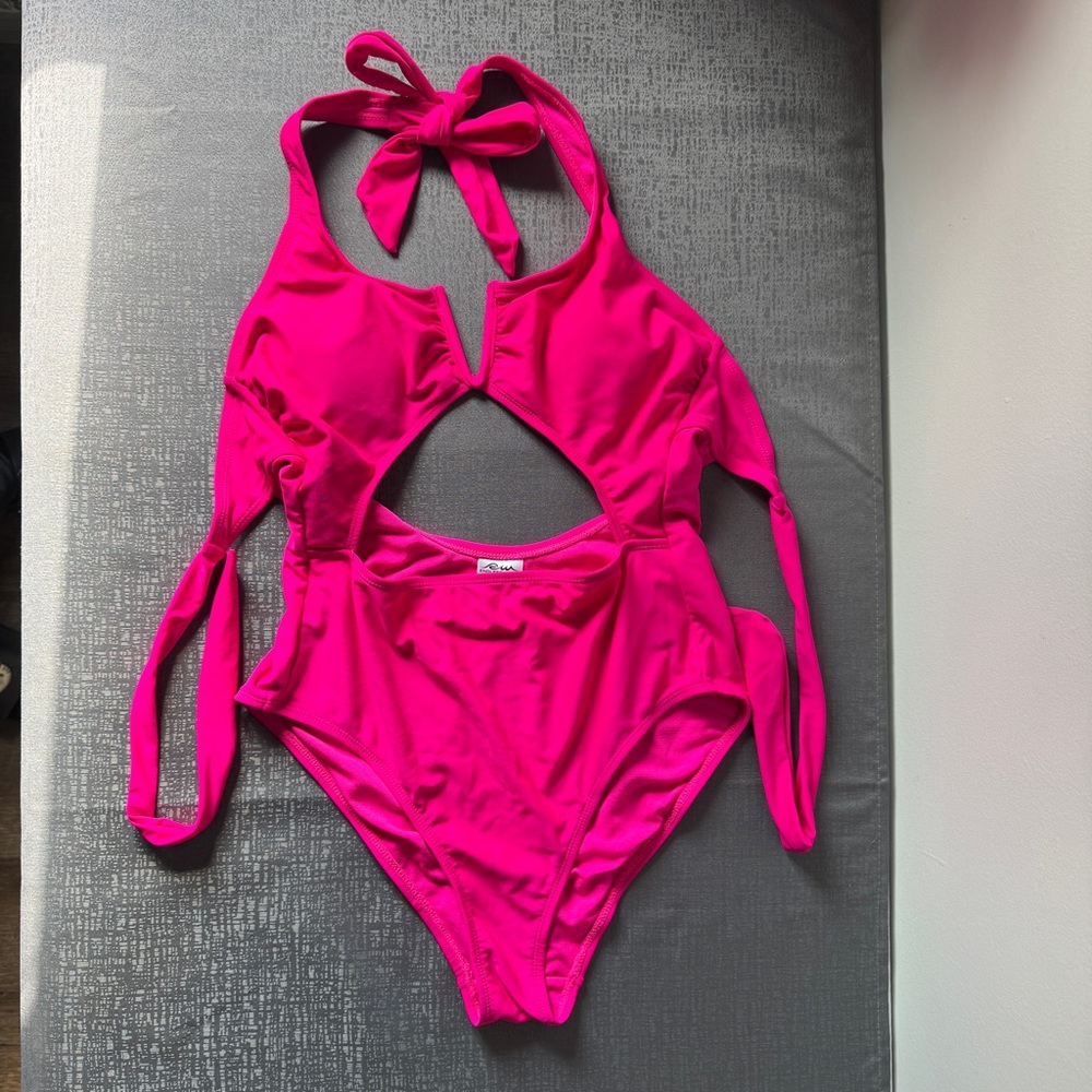 Bold & Flattering Hot Pink Cut-Out Monokini – Size Medium (7–9) Endless Waves